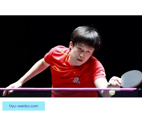 王楚钦接受采访时突然双手撑地拼尽全力感动无数球迷