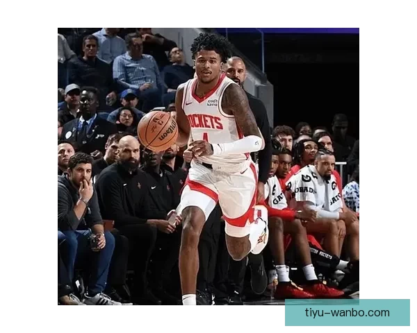 老鹰34分大胜篮网 杰伦历史第4人克洛尼被驱逐麦科勒姆25分7助